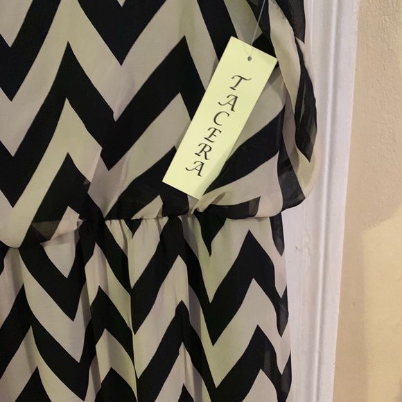 Chevron Maxi Dress - Picture 3 of 4